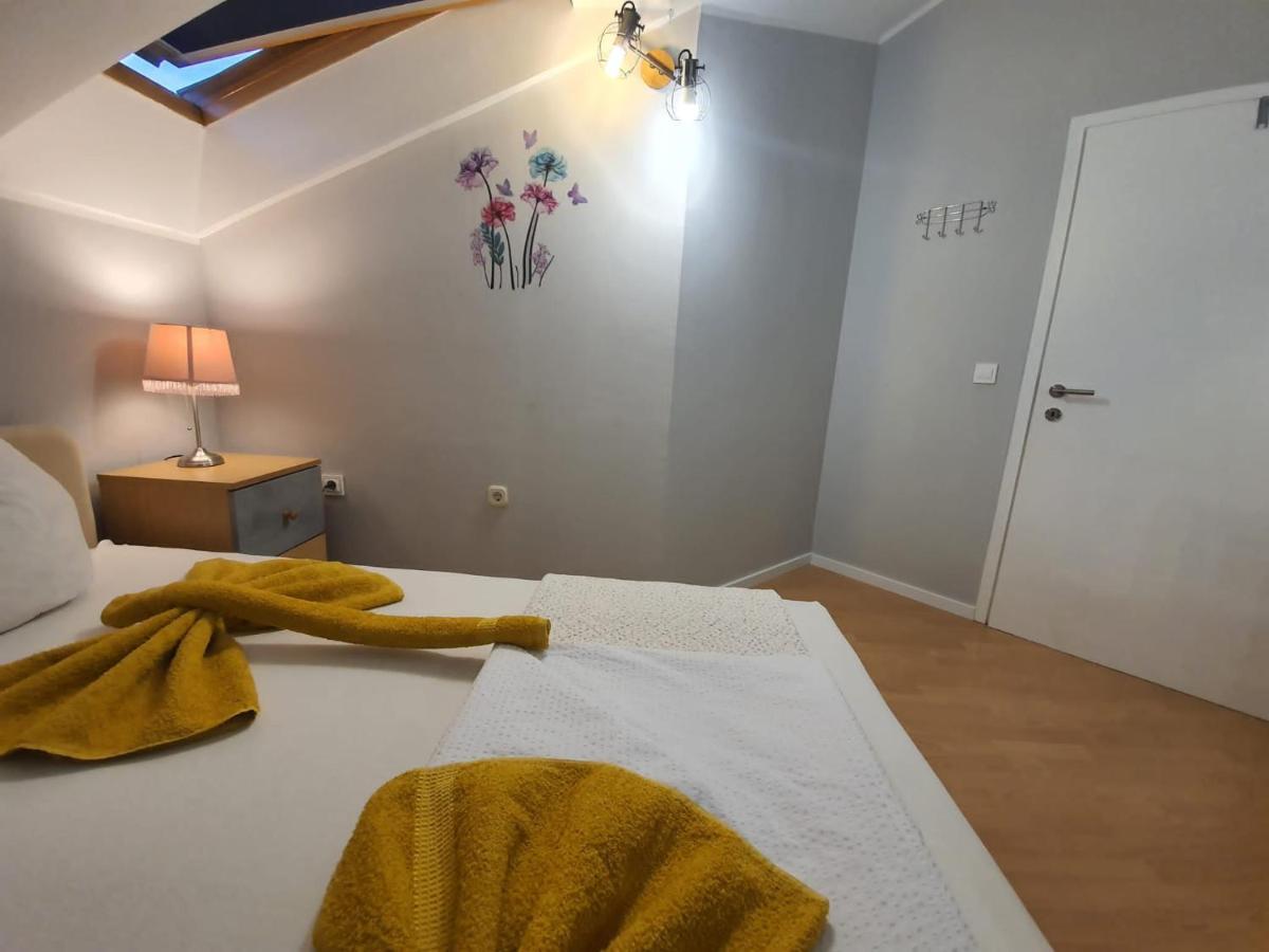 Apartment D Free Parking & Wifi, Walking Distance To Centrum ザダル エクステリア 写真